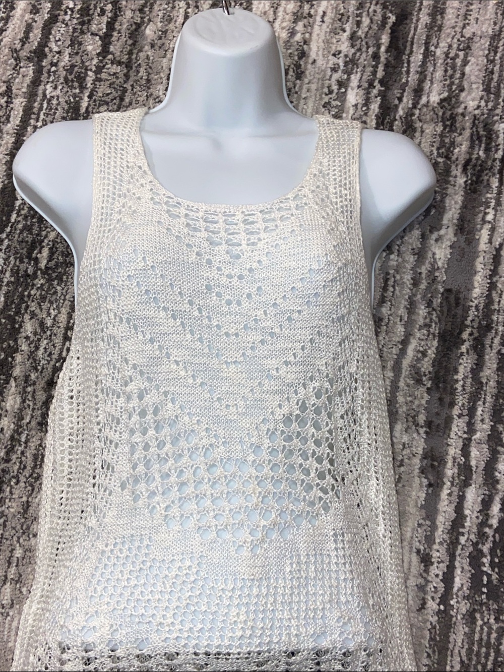 Body Central sleeveless crochet tank top high-low hemline size Large
